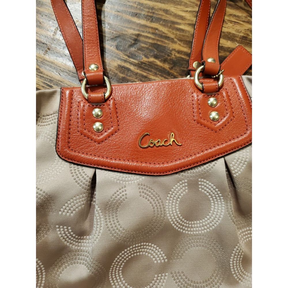 Coach classic shoulder bag
